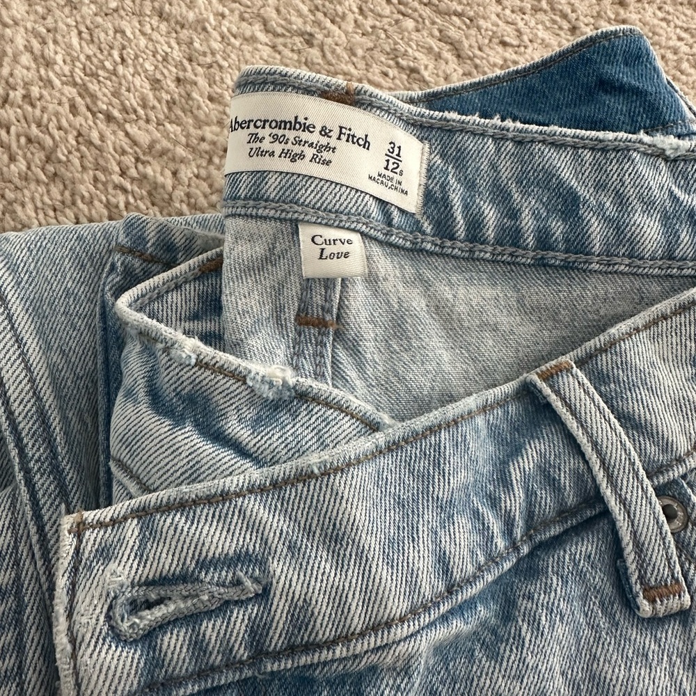Abercrombie & Fitch Ultra High Rise Jeans